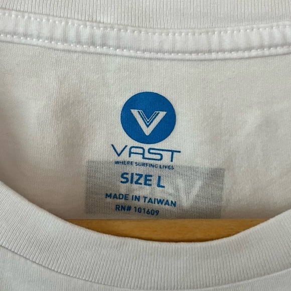 NWT VAST Men’s Large White Short Sleeve Scenic Graphic Tee Shirt - Picture 8 of 12